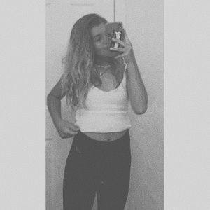 Meet your Posher, Chloe